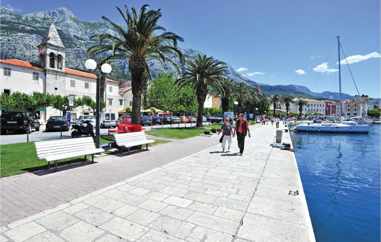 Cozy Apartment In Makarska With Kitchen Eksteriør billede